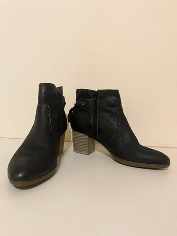 CLARKS BLACK LEATHER ANKLE BOOTS SIZE 6/40