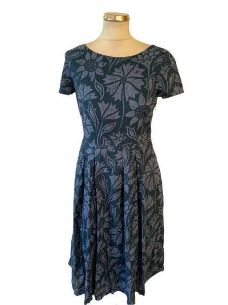 slim fit dress slacks SEASALT CORNWALL FLORIST BLUE FLORAL PRINT SHORT SLEEVE FIT & FLARE DR –  Whispers Dress Agency
