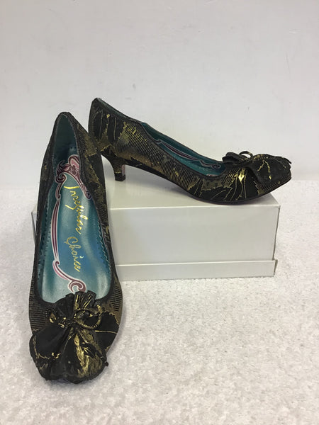 Irregular choice top size 7