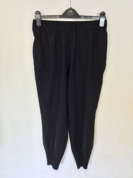 COS BLACK PLEATED CUFF ANKLE LENGTH TAPERED TROUSERS SIZE 34 UK 6