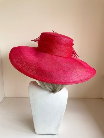 BRAND NEW DEBUT RED WIDE BRIM FORMAL HAT WITH BLACK FLOATING FEATHER TRIM