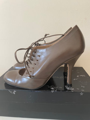 BEATRIX ONG NESSIE BROWN LEATHER LACE UP HEELS SIZE 6/39