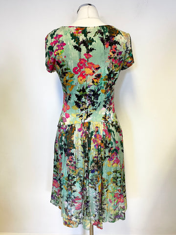 PERUVIAN CONNECTION GREEN &  MULTICOLOURED  FLORAL PRINT CAP SLEEVE FIT & FLARE DRESS SIZE XS