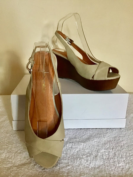 BRAND NEW MODA IN PELLE CREAM FAUX LEATHER PEEPTOE SLINGBACK WEDGE HEEL SANDALS SIZE 7 40