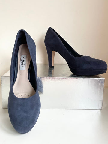 CLARKS NAVY BLUE SUEDE HEEL COURT SHOES SIZE 4/37