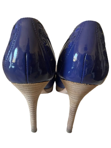 KAREN MILLEN BLUE PATENT LEATHER PEEPTOE HEELS SIZE 6/39