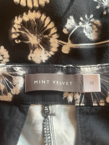 MINT VELVET BLACK WHITE FLORAL PRINT CAPRI PANTS  SIZE 10