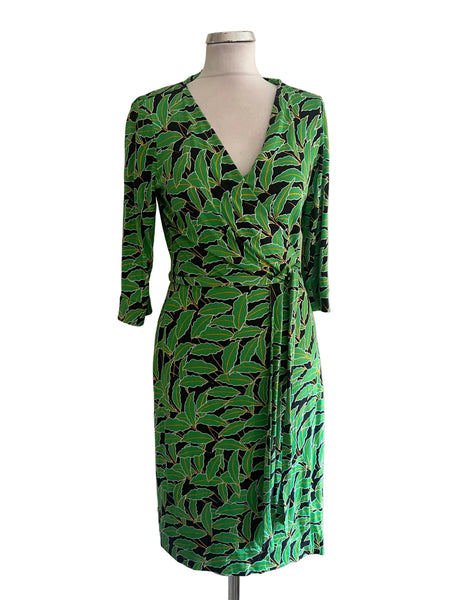 DIANE VON FURSTENBERG 100% SILK GREEN LEAF PRINT WRAP DRESS  SIZE 10