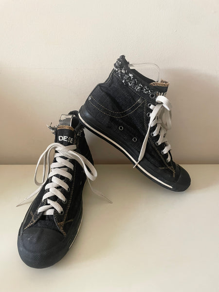 DIESEL BLACK DENIM HIGH TOP PLIMSOLS SIZE 6/39