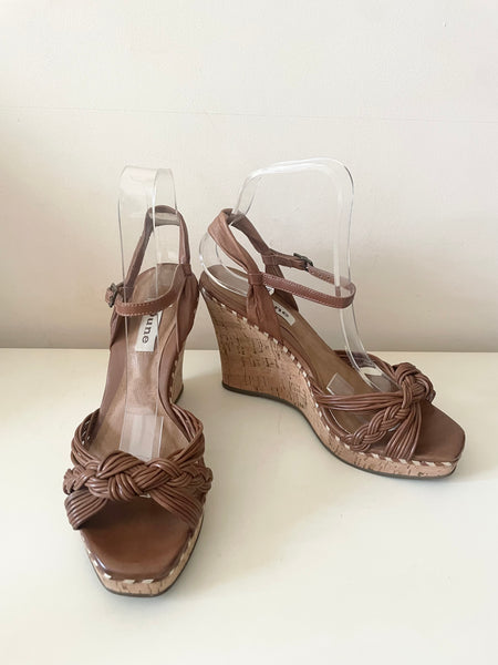 DUNE TAN LEATHER WEDGE HEEL STRAPPY SANDALS SIZE 5/38