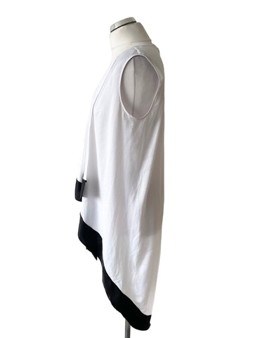 BCBGMAXAZRIA WHITE & BLACK TRIMMED SLEEVELESS ASYMMETRIC TUNIC TOP SIZE S