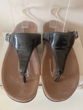 FIT FLOP BLACK PATENT LEATHER TOE POST MULES SIZE 6/39