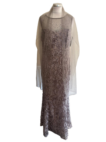 BRAND NEW FRANK LYMAN SILVER GREY APPLIQUÉ EMBOSSED SPECIAL OCCASION /EVENING DRESS SIZE 14