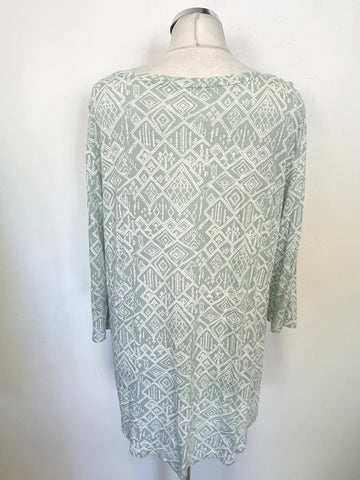 PERUVIAN CONNECTION LIGHT GREEN & WHITE PRINT 3/4 SLEEVE JERSEY TOP SIZE L