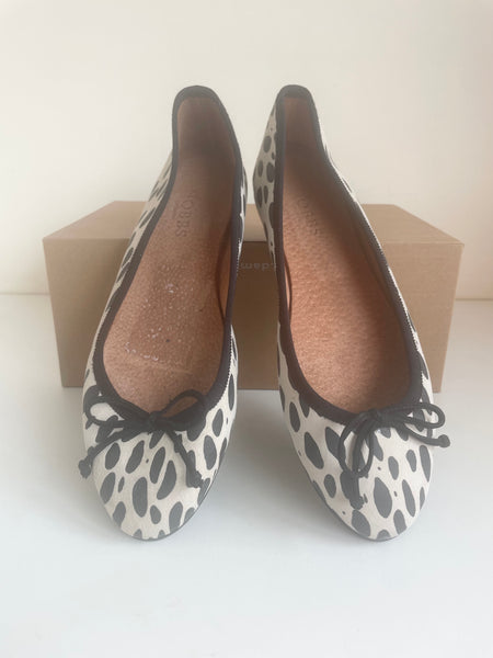 BRAND NEW HOBBS CREAM & BLACK PRINT BALLERINA FLATS SIZE 7/40
