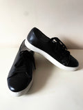 HOBBS NAVY BLUE LEATHER LACE UP PLIMSOLS SIZE 4/37