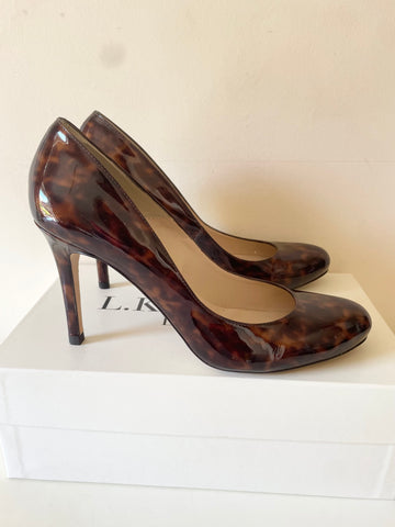 LK BENNETT STILA TORTOISE SHELL PATENT LEATHER HEELS AND MATCHING CLUTCH BAG SIZE 6/39