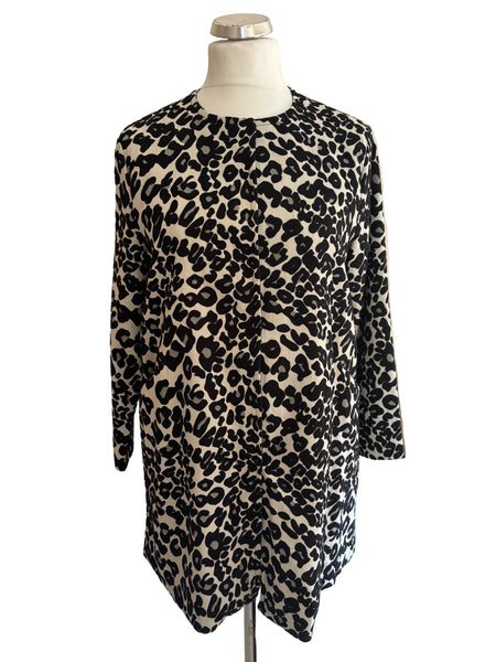 MASAI BLACK,GREY & CREAM ANIMAL PRINT COLLARLESS LONG SLEEVED JACKET SIZE M