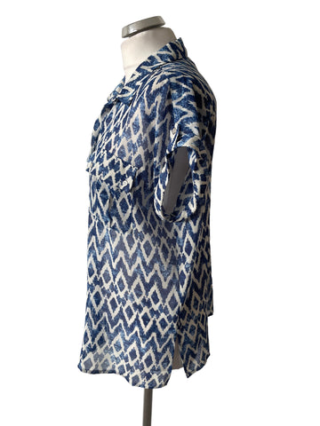 MINT VELVET BLUE & WHITE PRINT SHORT SLEEVE BLOUSE  SIZE M