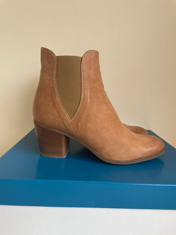 JOHN LEWIS TAN LEATHER HEELED CHELSEA BOOTS  SIZE 4/37