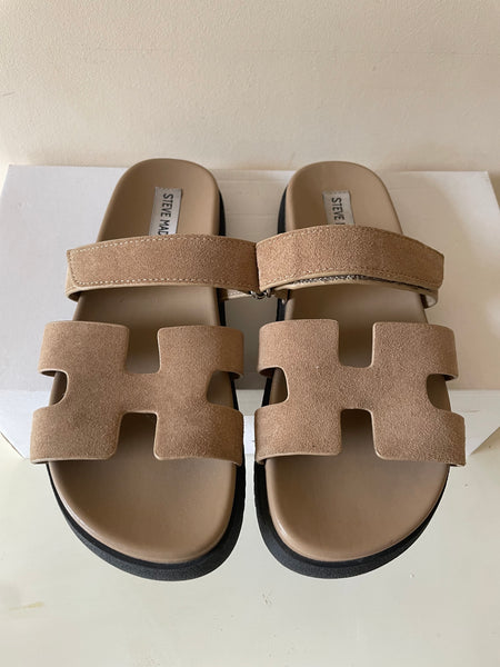 STEVE MADDEN MAYVEN BEIGE SUEDE SLIDERS SIZE 5.5/ 38.5
