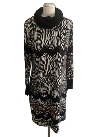 K DESIGN BLACK & WHITE ZEBRA PRINT ROLL NECK LONG SLEEVE SHIFT DRESS  SIZE XL