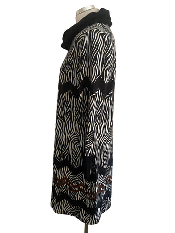 K DESIGN BLACK & WHITE ZEBRA PRINT ROLL NECK LONG SLEEVE SHIFT DRESS  SIZE XL