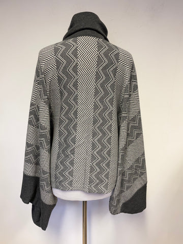 UNBRANDED REVERSIBLE GREY & WHITE PRINT ROLL NECK WIDE SLEEVED PONCHO STYLE JUMPER ONE SIZE