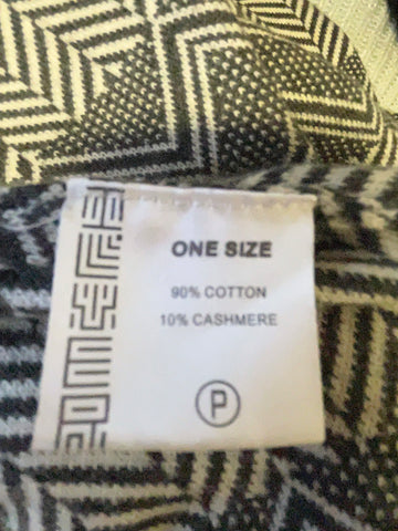 UNBRANDED REVERSIBLE GREY & WHITE PRINT ROLL NECK WIDE SLEEVED PONCHO STYLE JUMPER ONE SIZE