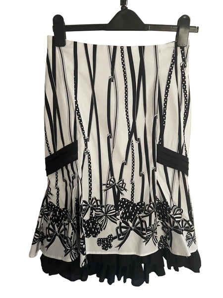 KAREN MILLEN WHITE & BLACK RIBBON PRINT FRILLED HEM SKIRT  SIZE 10
