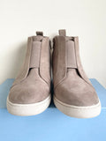 A NEW DAY BEIGE SUEDE ANKLE BOOTS SIZE 6/39