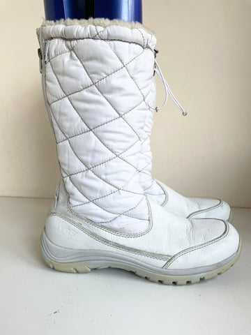 UGG WINTER WHITE LEATHER AND QUILED PADDED SHEEPSKIN LINED CALF LENGTH SNOW BOOTS  SIZE 7.5/40
