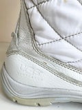 UGG WINTER WHITE LEATHER AND QUILED PADDED SHEEPSKIN LINED CALF LENGTH SNOW BOOTS  SIZE 7.5/40