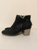CLARKS BLACK LEATHER ANKLE BOOTS SIZE 6/40