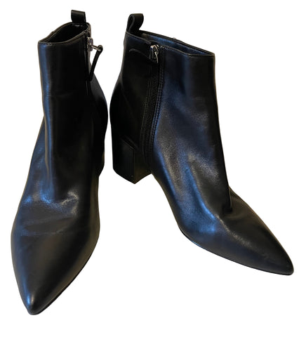 GUESS BLACK LEATHER HEELED ANKLE BOOTS SIZE 7/40