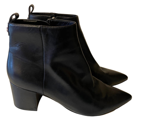GUESS BLACK LEATHER HEELED ANKLE BOOTS SIZE 7/40