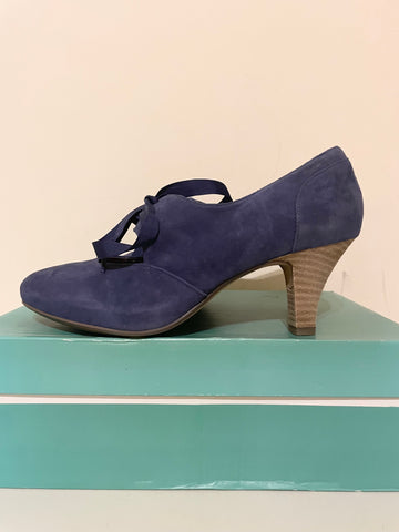 NEW CLARKS CASSIE SHORE MIDNIGHT BLUE SUEDE LACE UP COURT SHOES SIZE 6.5/40