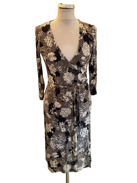 L.K. BENNETT 100% SILK GREY,BLACK & WHITE FLORAL PRINT WRAP DRESS  SIZE 10