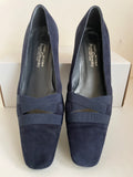 STUART WEITZMAN FOR RUSSELL & BROMLEY NAVY BLUE SUEDE COURT SHOES SIZE 5/38