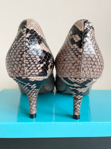 HOBBS BLACK & TAUPE SNAKESKIN PRINT COURT SHOES SIZE 6.5/39.5