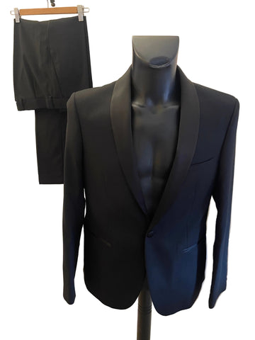 MARKS & SPENCER BLACK MACHINE WASHABLE TUXEDO SUIT SIZE 40 SHORT