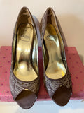 SACHA BROWN & GOLD EMBROIDERED PEEPTOE SATIN HEELS WITH FREE MATCHING CLUTCH BAG SIZE 5/38
