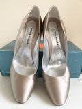 KAREN MILLEN CHAMPAGNE SATIN HEELS SIZE 7/40