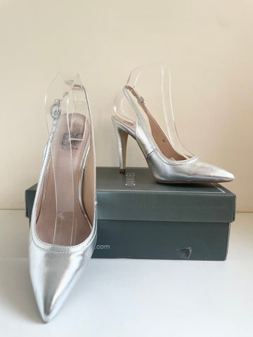 DANIEL SILVER SLINGBACK SPECIAL OCCASION HEELS SIZE 6/39