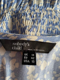 NOBODY’S CHILD BLUE & WHITE PRINT SHORT SLEEVE MIDI DRESS SIZE 14