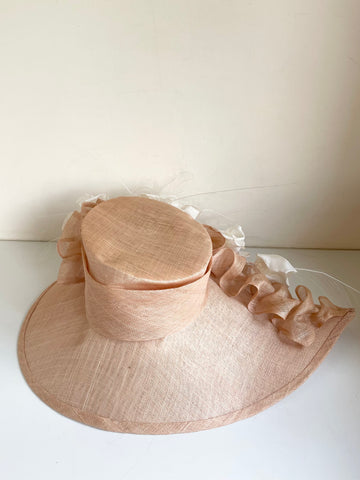 NIGEL RAYMENT COUTURE PEACH & WHITE FLOWER & FEATHER TRIM SHAPED WIDE BRIM FORMAL HAT