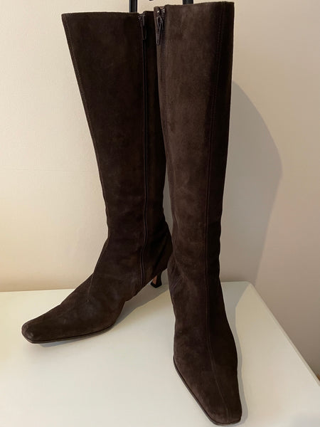 HOBBS DARK BROWN SUEDE KNEE LENGTH HEELED BOOTS SIZE 6/39