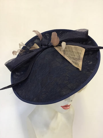 UNBRANDED DARK NAVY BLUE LACE HATINATOR WITH BOW & BEIGE/BROWN FEATHERS