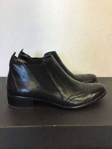 PAUL GREEN BLACK LEATHER CHELSEA BOOTS SIZE 7/40