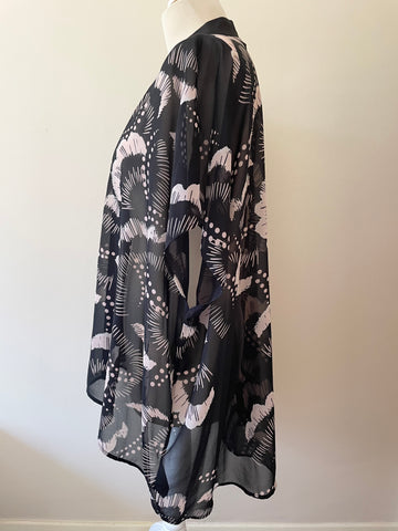 MINT VELVET BLACK & CREAM PRINT SHORT SLEEVE OVER TOP SIZE M